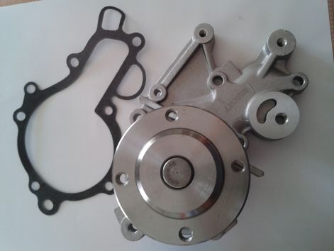 Suzuki Swift vízpumpa tömítéssel.jpg
