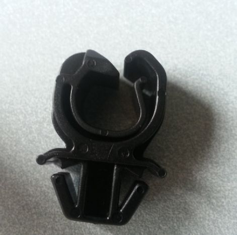 opel_astra-g_motorhazteto_kitamaszto_patent_1180061.jpg
